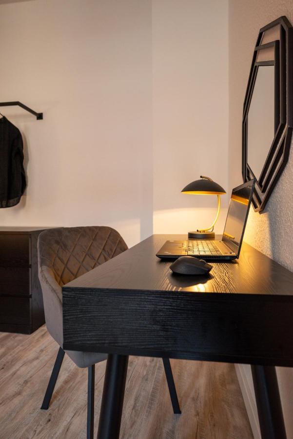 Maremar - Design Apartment - Luxus Boxspringbett - Zentral - Kueche - Arbeitsplatz - Highspeed Wlan Gera Exteriör bild